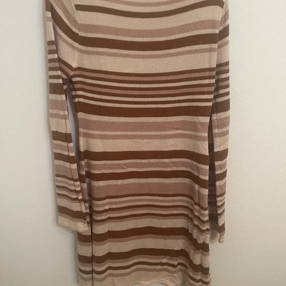 Pink & Brown Bell Sleeve Sweater Dress | Pink Lily - Picture 3 of 7